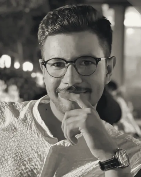 علی دستمالچیان